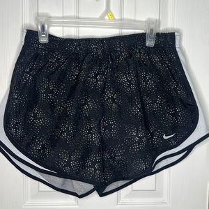 NIKE SHORTS | SIZE XL